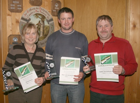 von links: Schilcher Rosemarie (Kirchenchor), Martin Wolfgang (Obst- und Gartenbauverein) und Franz Blank (KAB "Hand in Hand")