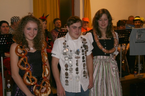 Die Ehrung zum Schtzenknig (von links): Eva Demple, Josef Dempfle und Franziska Kemser